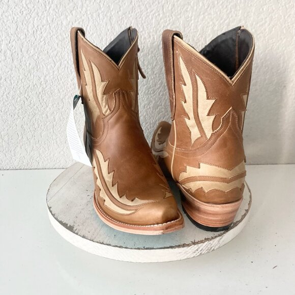 NEW Lane WALK THE LINE Womens Brown Cowboy Bootie 10.5 Cowgirl Short Ankle Boots - Picture 1 of 11
